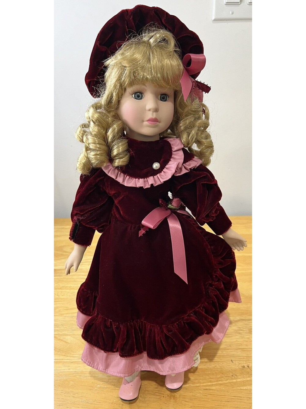 VICTORIAN COLLECTION PORCELAIN DOLL/ LIMITED EDITION MELISSA JANE VINTAGE